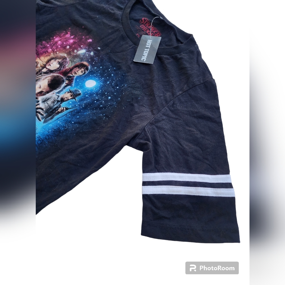 Hot Topic Stranger Things Raglan Tee - Picture 6 of 7